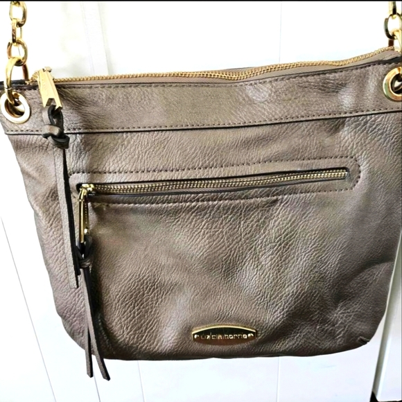 Lovely Liz Claiborne Adjustable Shoulder Strap Handbag. - Picture 1 of 10